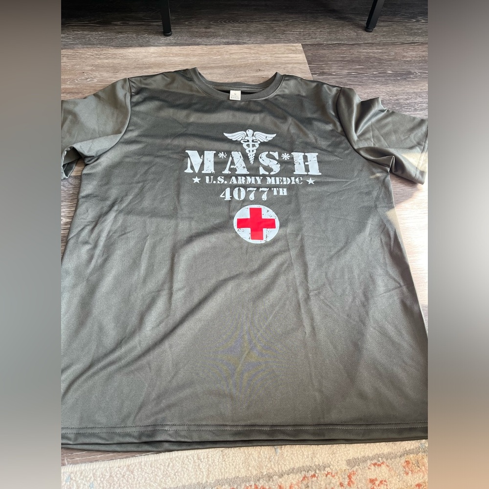 🦋MASH Tshirt